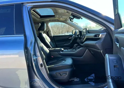 2021 Toyota Highlander Xle из США, поврежденный, VIN 5TDHZRAH7MS056800